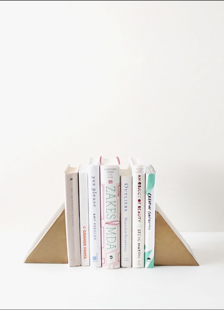 Serre-livres-triangle-bricolage