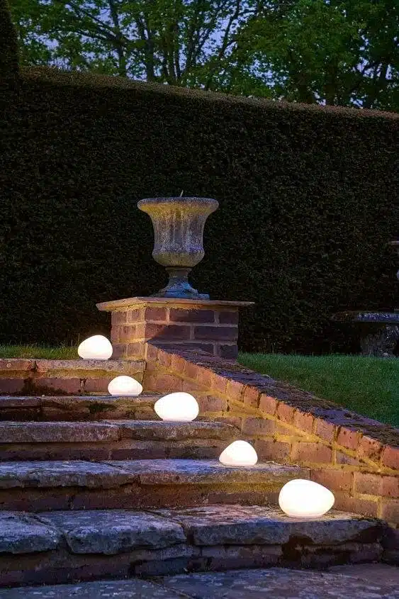 30 idées d'éclairage enchanteresses pour créer un jardin de conte de fées - 195