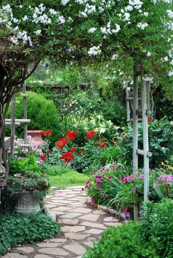 30 idées de jardins de chalets pour apporter un charme vintage à votre paysage - 201