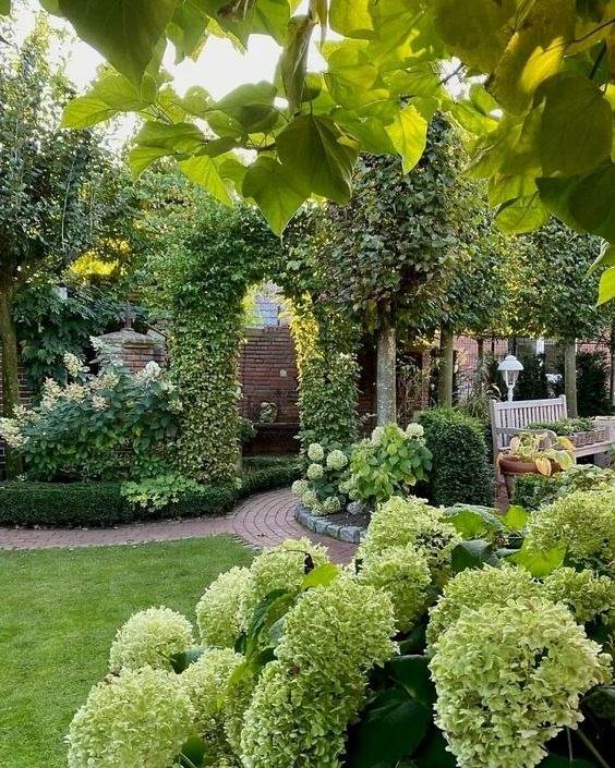 30 idées de jardins de chalets pour apporter un charme vintage à votre paysage - 225