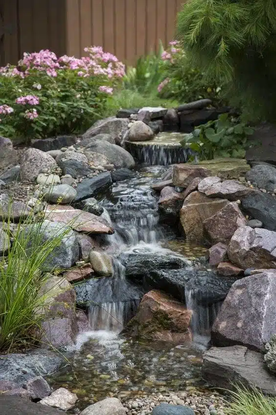 30 idées d'étangs de jardin que vous adorerez : du moderne au rustique - 219