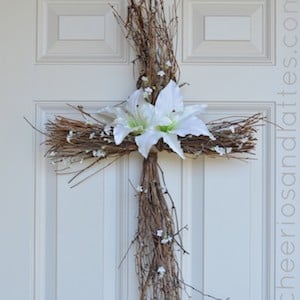 Cintre de porte en forme de croix de Pâques